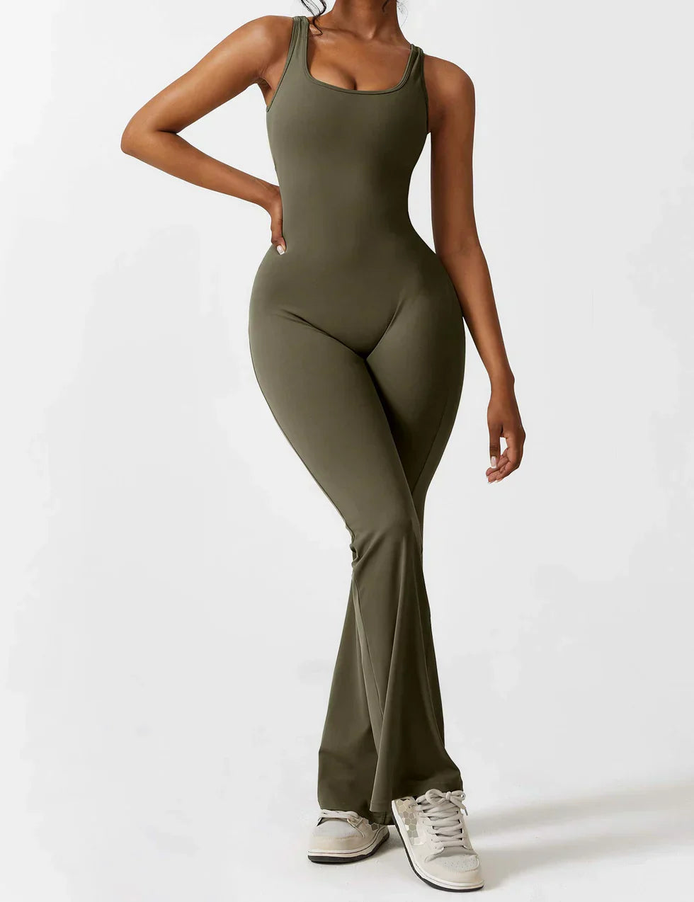 VedaFit™ – Jumpsuit with flared fit & modeling effect!